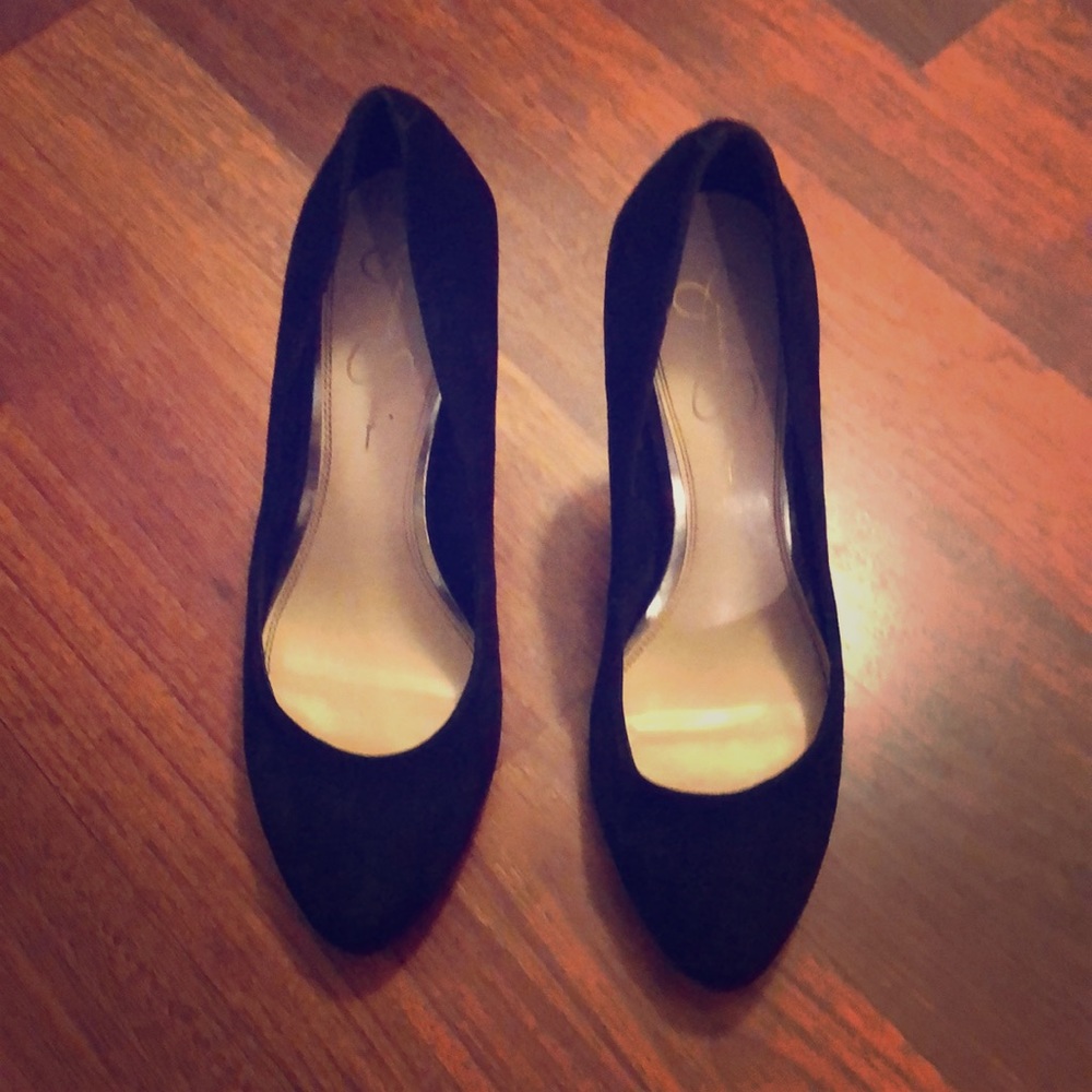Jessica Simpson Suede Pumps (Style: Marya)